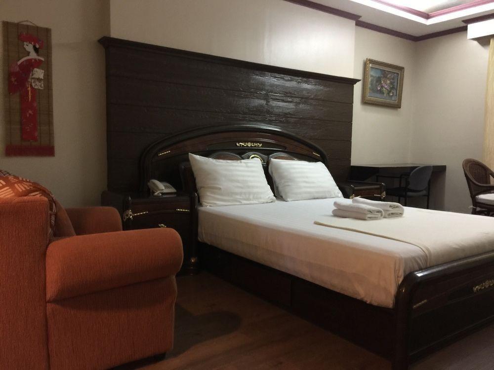 Hotel Hilltop 2*
